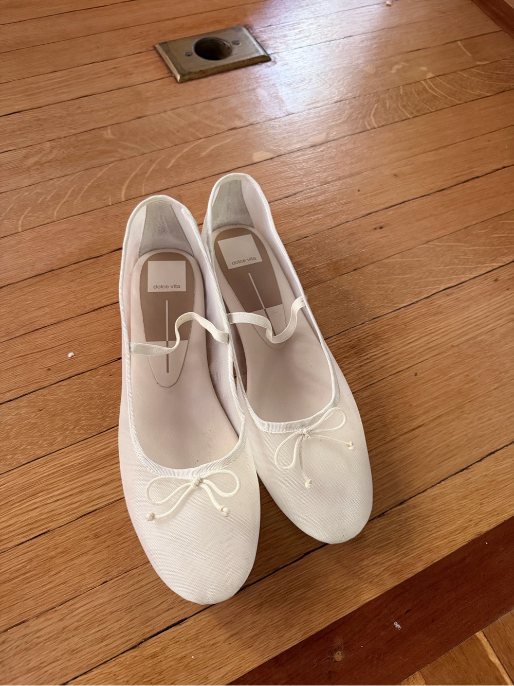 Dolce Vita Women's Cadel White Ballet Flats with Bow size 10